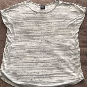 Bobeau Tee  size M